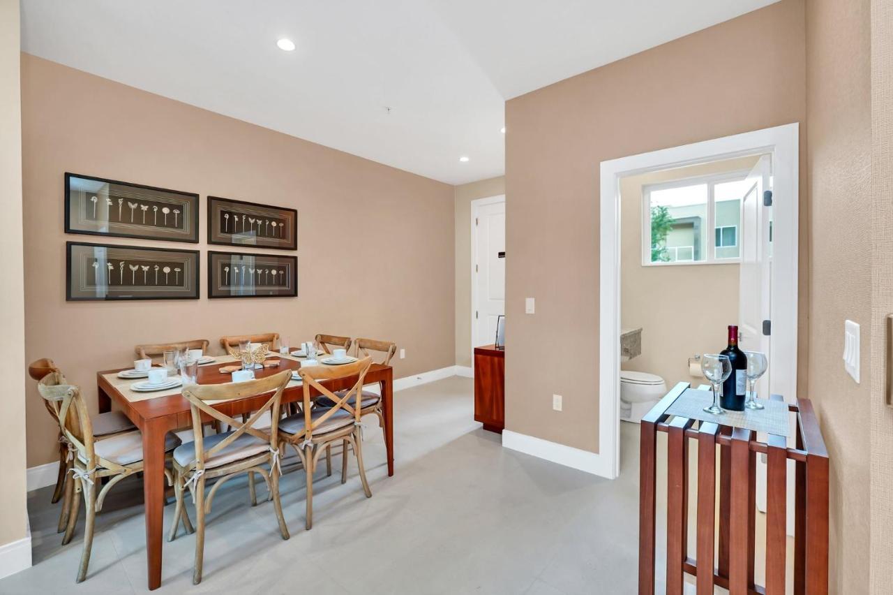 Luxury Villa Less Than A Mile From Disneyworld -Bonus Elevator- オーランド エクステリア 写真