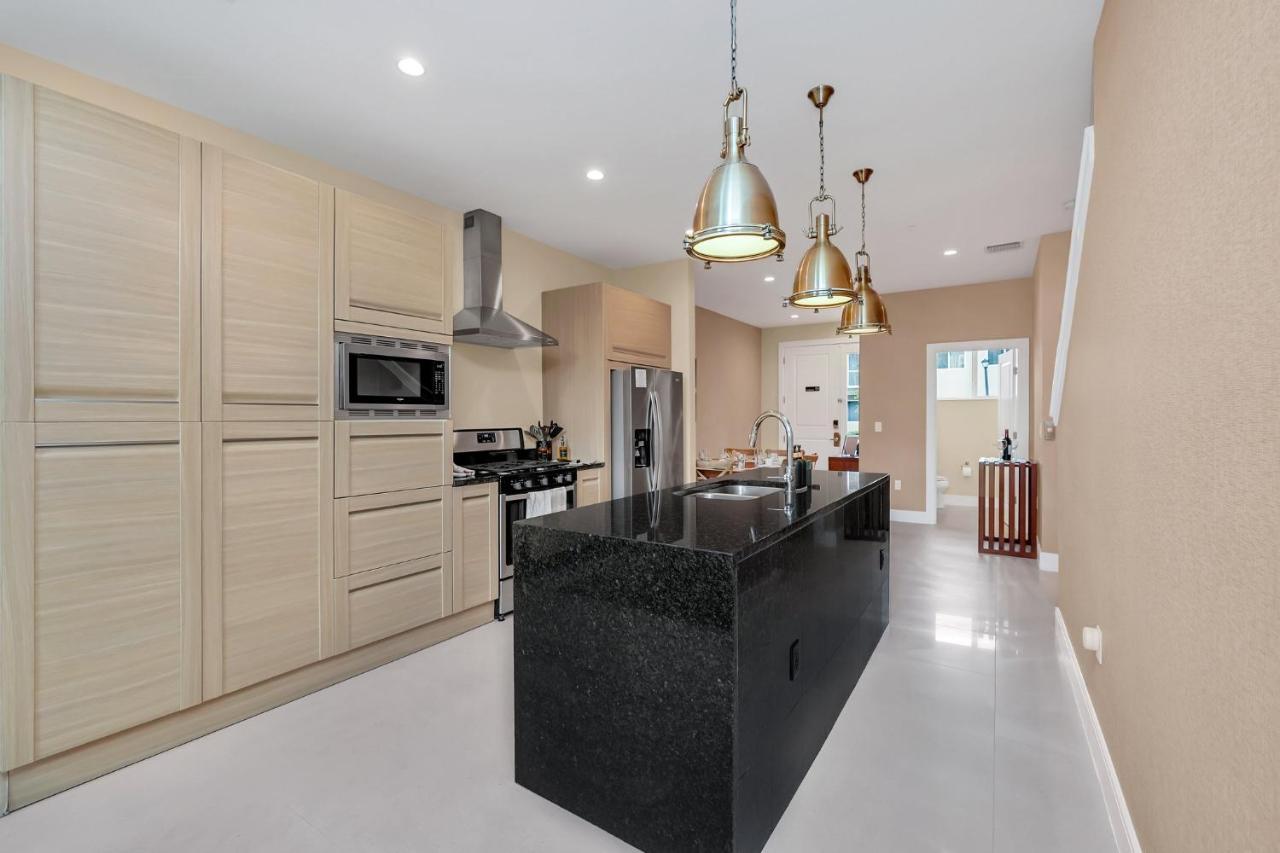 Luxury Villa Less Than A Mile From Disneyworld -Bonus Elevator- オーランド エクステリア 写真
