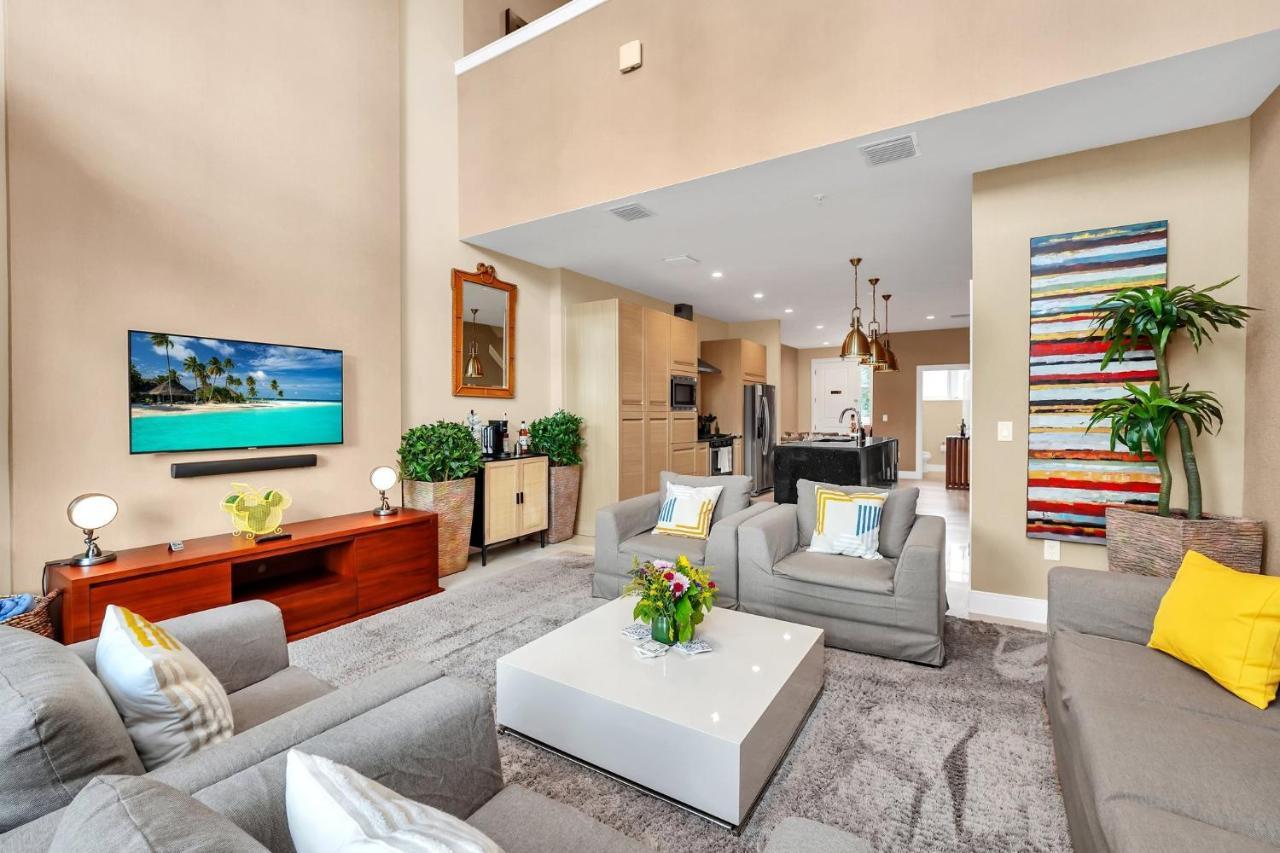 Luxury Villa Less Than A Mile From Disneyworld -Bonus Elevator- オーランド エクステリア 写真