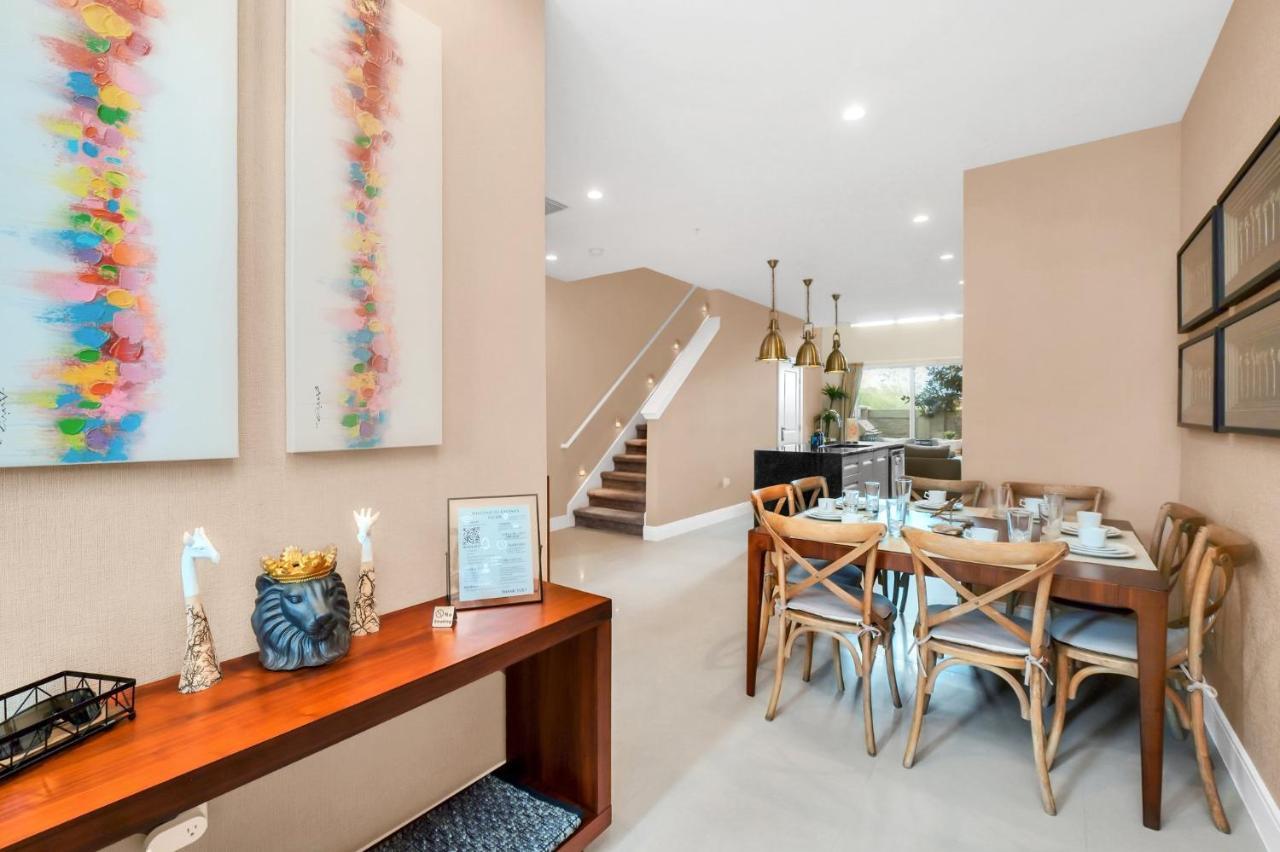 Luxury Villa Less Than A Mile From Disneyworld -Bonus Elevator- オーランド エクステリア 写真