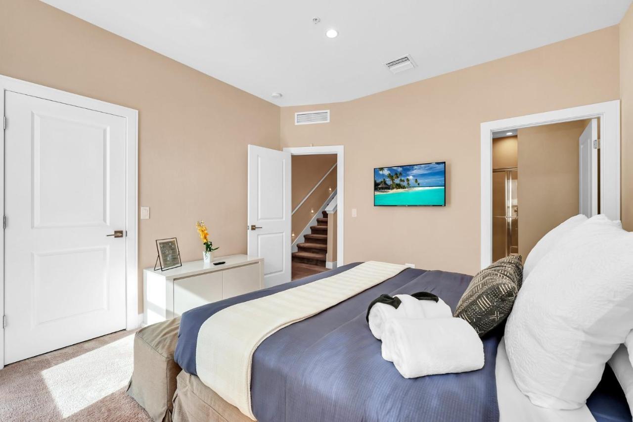 Luxury Villa Less Than A Mile From Disneyworld -Bonus Elevator- オーランド エクステリア 写真