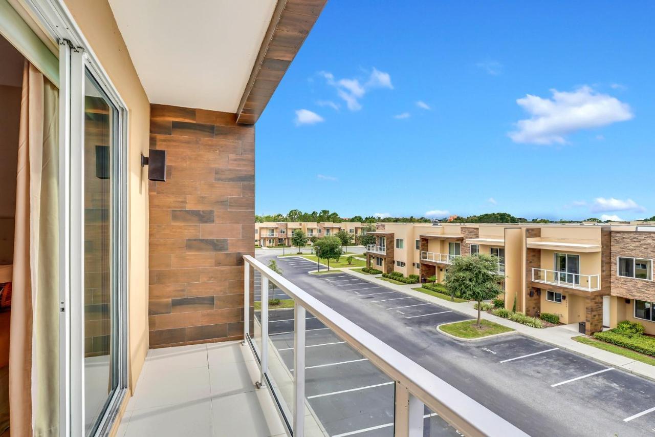 Luxury Villa Less Than A Mile From Disneyworld -Bonus Elevator- オーランド エクステリア 写真