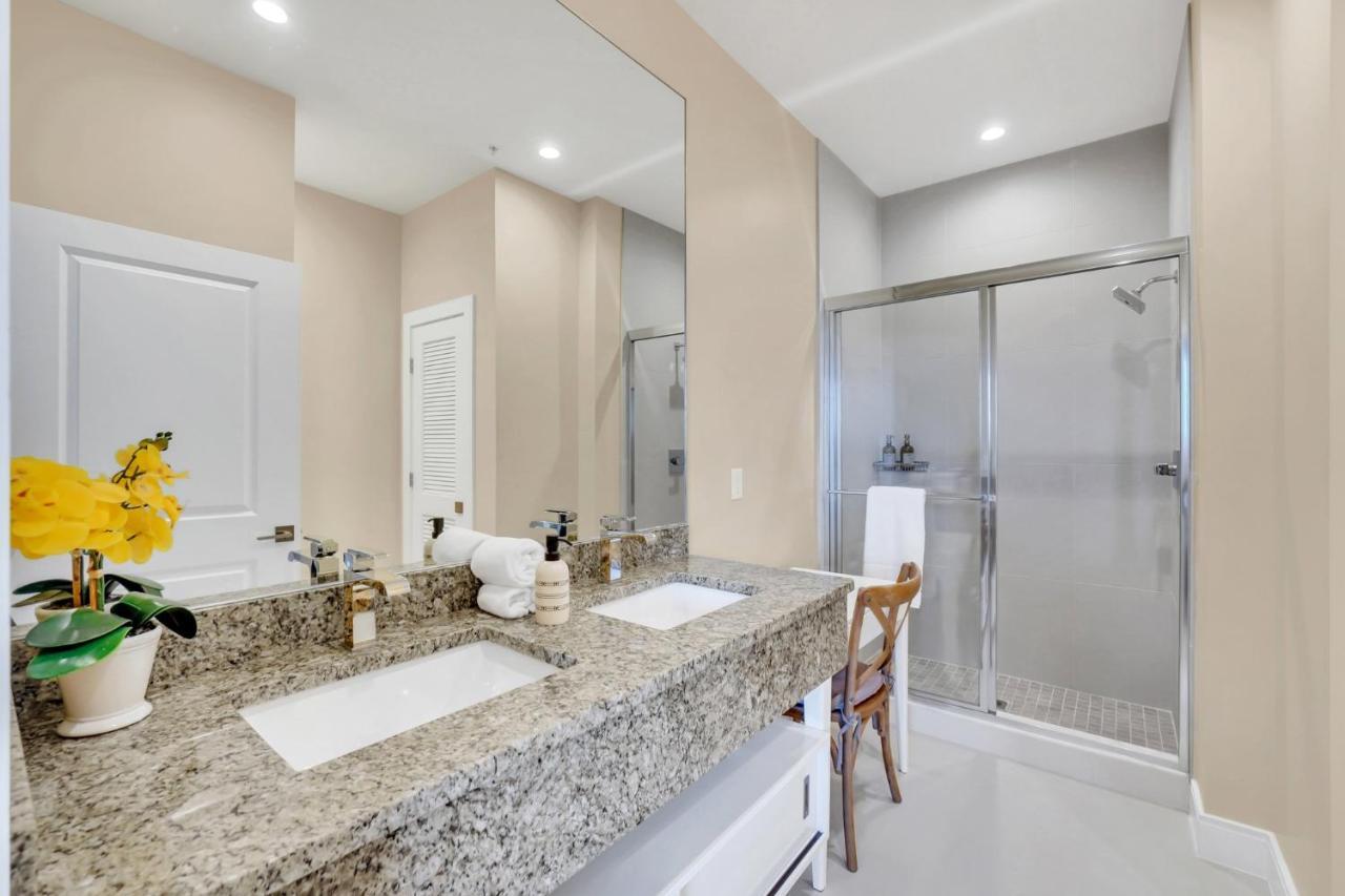 Luxury Villa Less Than A Mile From Disneyworld -Bonus Elevator- オーランド エクステリア 写真